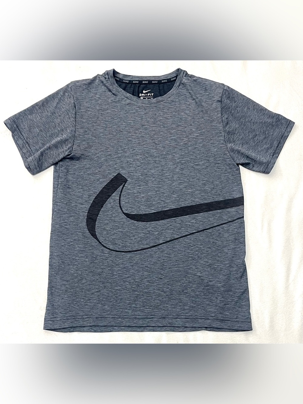 Nike Boys Gray Heather Dri-FIT Lightweight Swoosh Short Sleeve Tee Youth Size XL